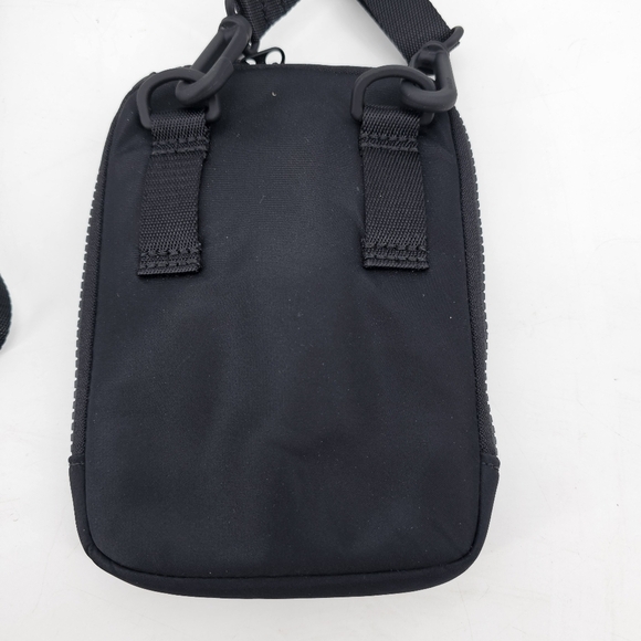 LULULEMON Black EASY ACCESS CROSSBODY BAG WATER REPELLENT ADJUSTABLE - Picture 2 of 7